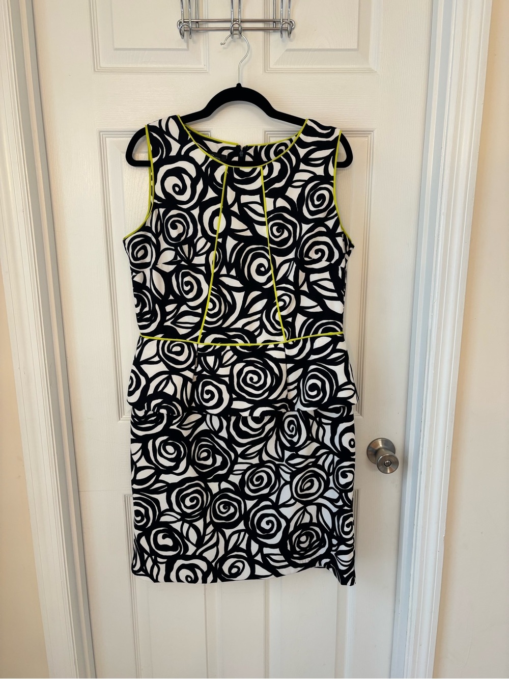 AGB Black & White Rose-Print Sleeveless Mini Dress with Lime Trim